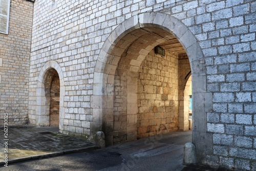 Porte Rivotte - Ville de Besan  on - D  partement du Doubs - France