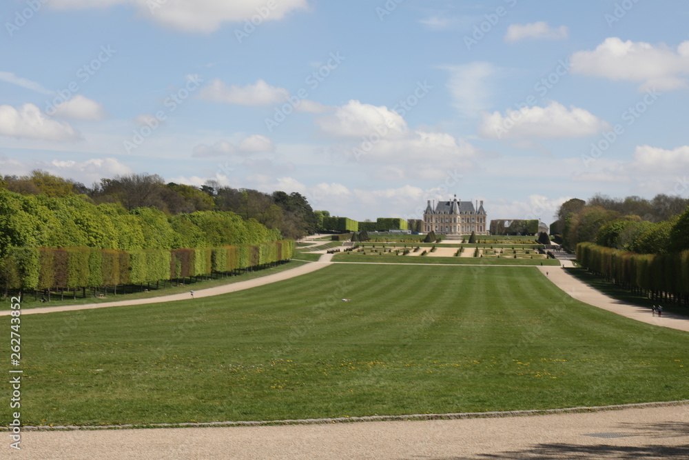 Obraz premium Sceaux Castle in Parc de Sceaux - Ile de France - Paris Region - France