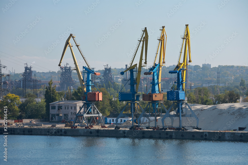 Obraz premium Cargo port