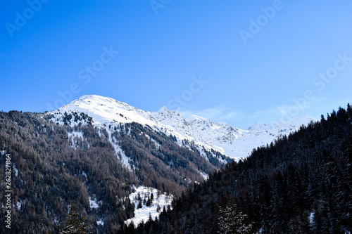 The Alps in Switzerland © Emilian