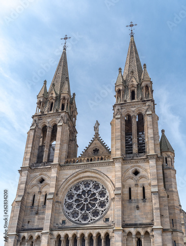 Double clocher de l'église du Sacré coeur à Moulins