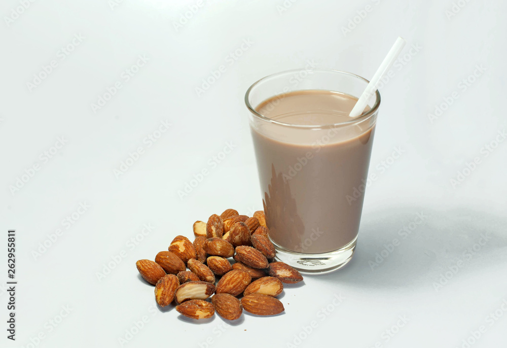 Almond juice and almonds Almond juice and almonds
