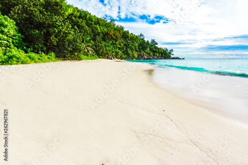 Fototapeta Naklejka Na Ścianę i Meble -  sunny day on paradise beach anse georgette,praslin seychelles 4