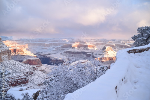 Grand Canyon, AZ., U.S.A. Jan. 1, 2019. Majestic powder snow mantle for the Grand Canyon sun rise New Year’s Day 2019. © paul