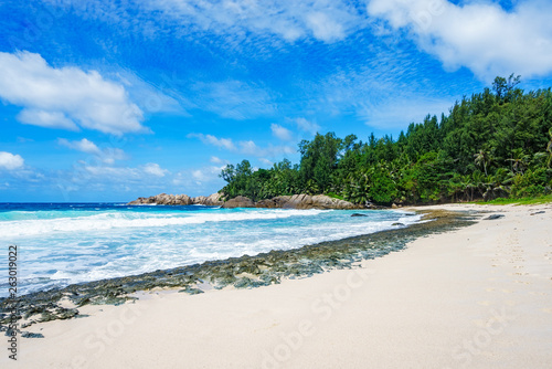 Fototapeta Naklejka Na Ścianę i Meble -  Beautiful tropical beach,palms,white sand,granite rocks,seychelles 9