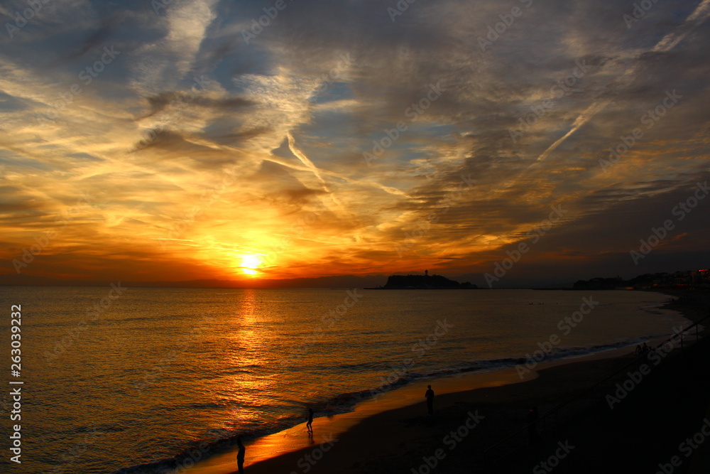 Fototapeta premium 湘南の海の夕日