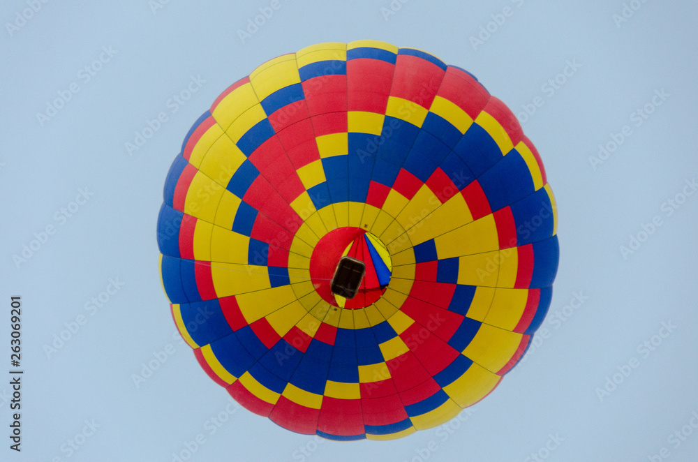 Obraz premium Hot Air Balloon View From Below