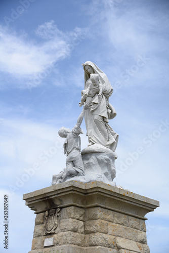 Statue von Notre-Dame des Naufrages an der Pointe du Raz © Fotolyse