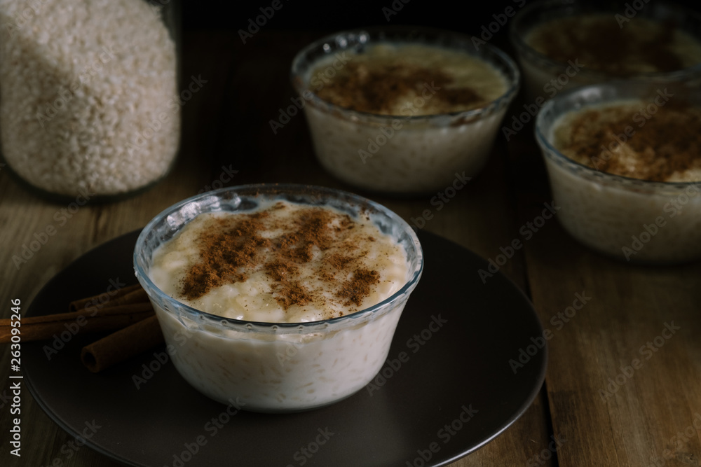 Dessert rice pudding