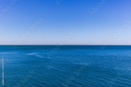  horizon line on the see - background 