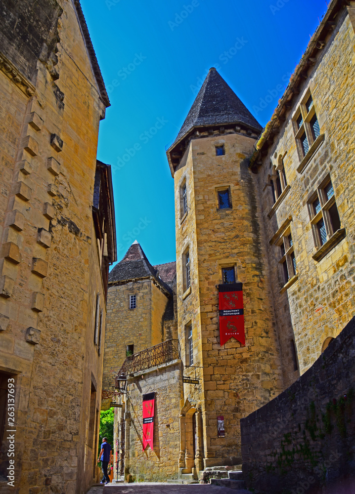 Architecture and street scenes from the beautiful medivale town of Sarlat-la-Caneda in the Dordogne region of France