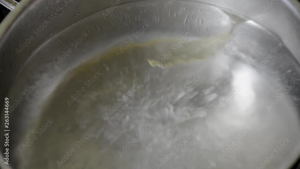 Bay leaf , black pepper, salt, in boiling water for making soup , ravioli, pasta or other food options Bay leaf , black pepper, salt, in boiling water for making soup , ravioli, pasta or other food options