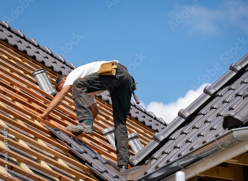 Wallpaper Mural Dach eindecken auf einen Neubau  Torontodigital.ca