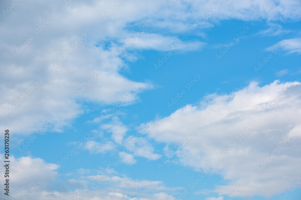 Obraz premium Blue sky with soft cloud background