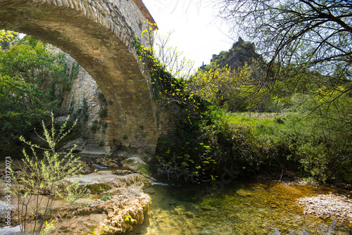 Felslandschaft bei Rochecolombe in der Ardeche