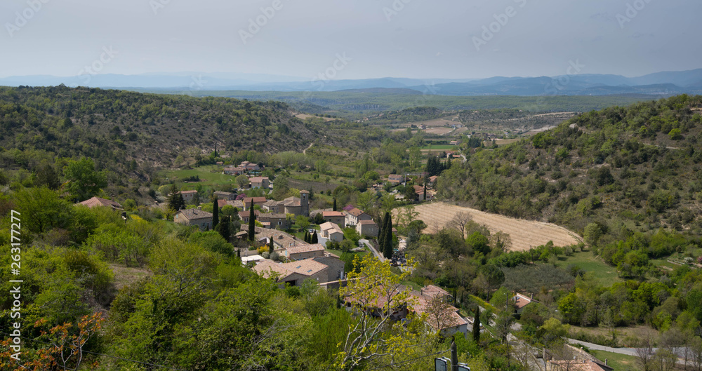 Rochecolombe in der Ardèche Rochecolombe in der Ardèche