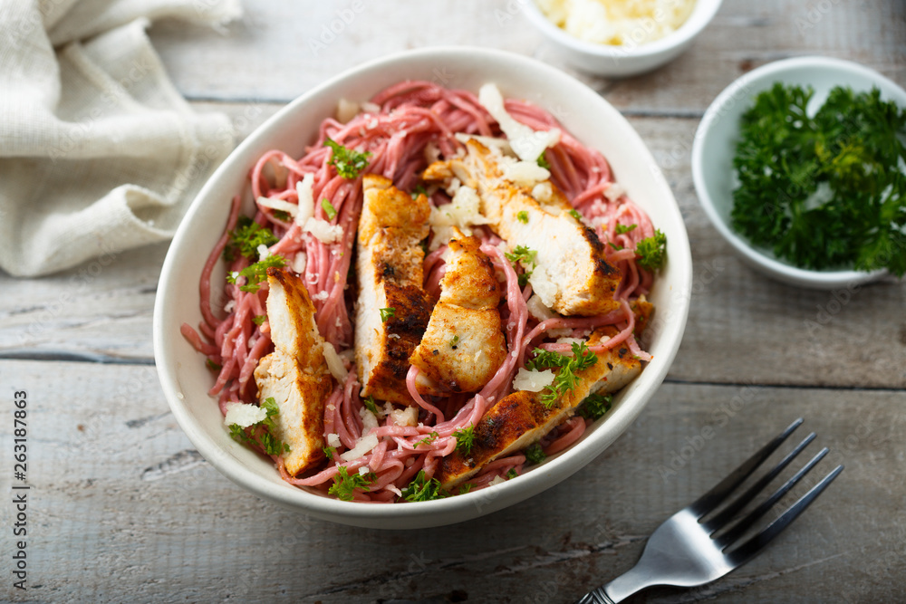 Beetroot pasta with chicken