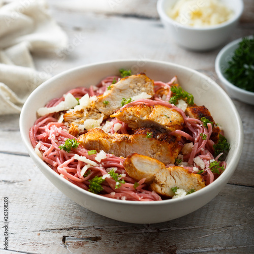 Beetroot pasta with chicken