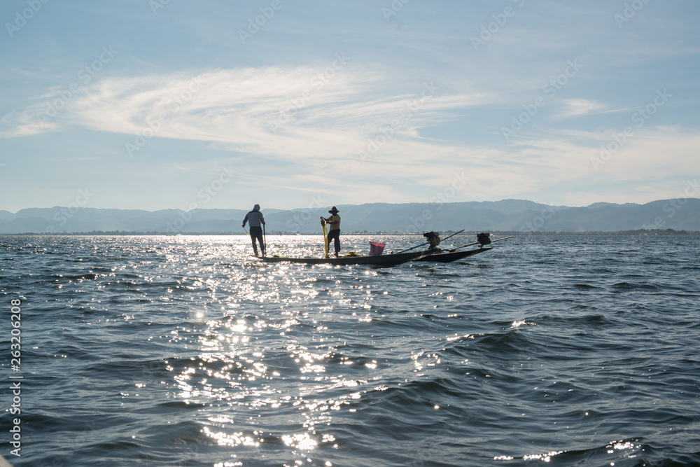 Naklejka premium Fisherman in Inle Lake, Myanmar.