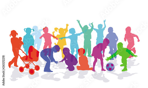 fröhliche Kindergruppe