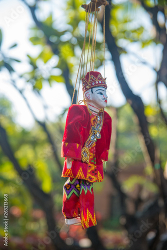 Bonecos marionetes  puppets  em Bagan  Myanmar.