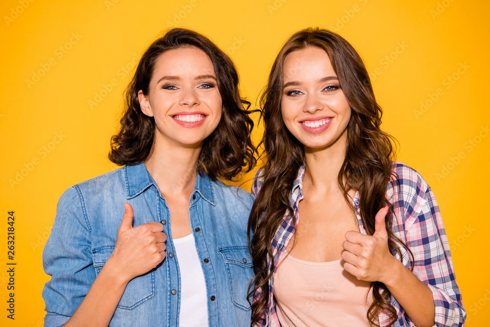 Close up photo attractive sweet youth excited satisfied content advert ad concept feedback advice choice decision excellent perfect beautiful stylish plaid jeans shirts isolated yellow background Close up photo attractive sweet youth excited satisfied content advert ad concept feedback advice choice decision excellent perfect beautiful stylish plaid jeans shirts isolated yellow background