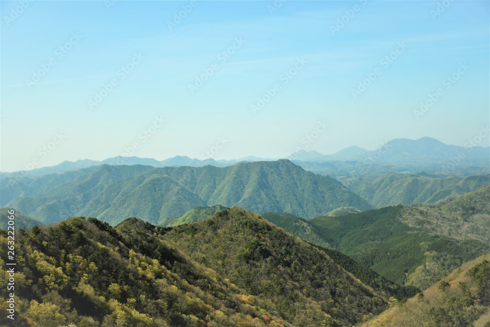 春霞の山々 春霞の山々