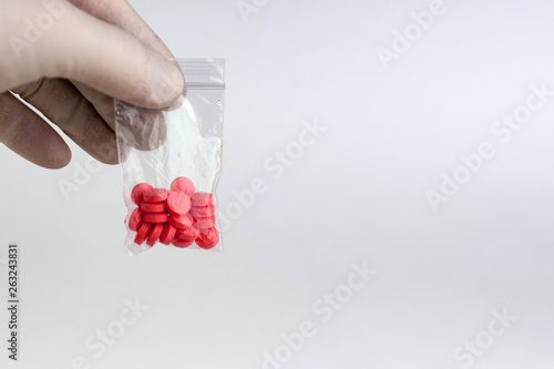 Tablou pe pânză study of synthetic drugs: laboratory technician holds a sample of a new drug, li