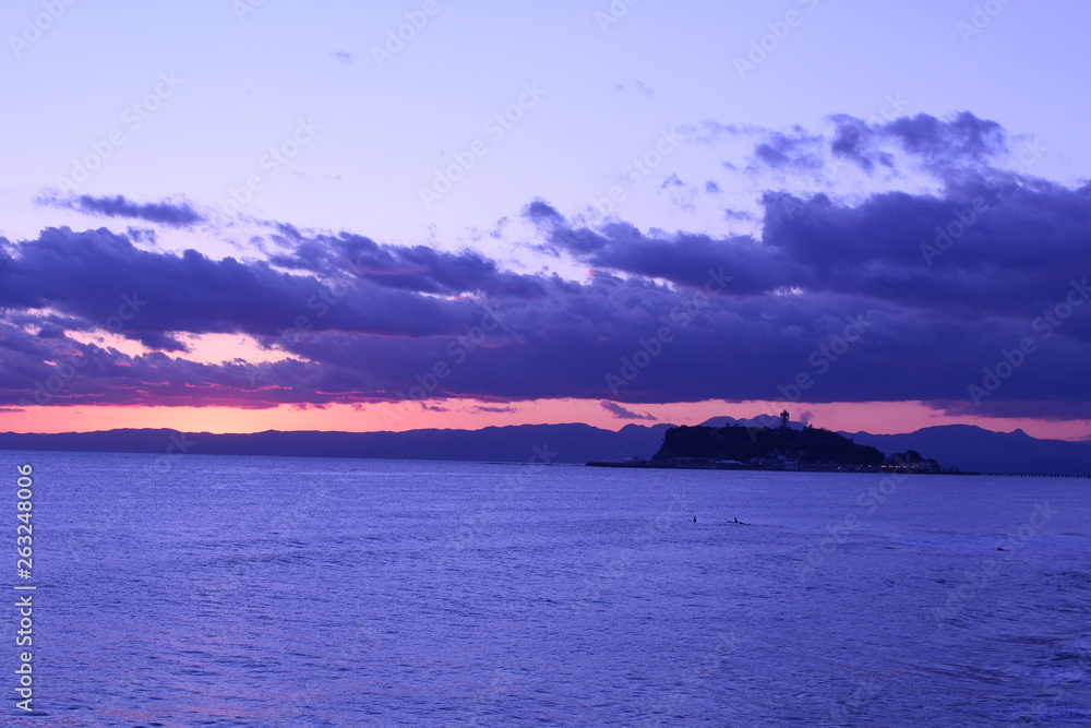日没後の江ノ島