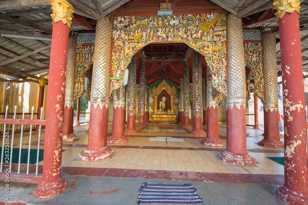 Naklejka premium Templo budista em Bagan, Myanmar