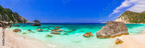 Best beaches of Greece - Myrtos in Kefalonia, ionian islands