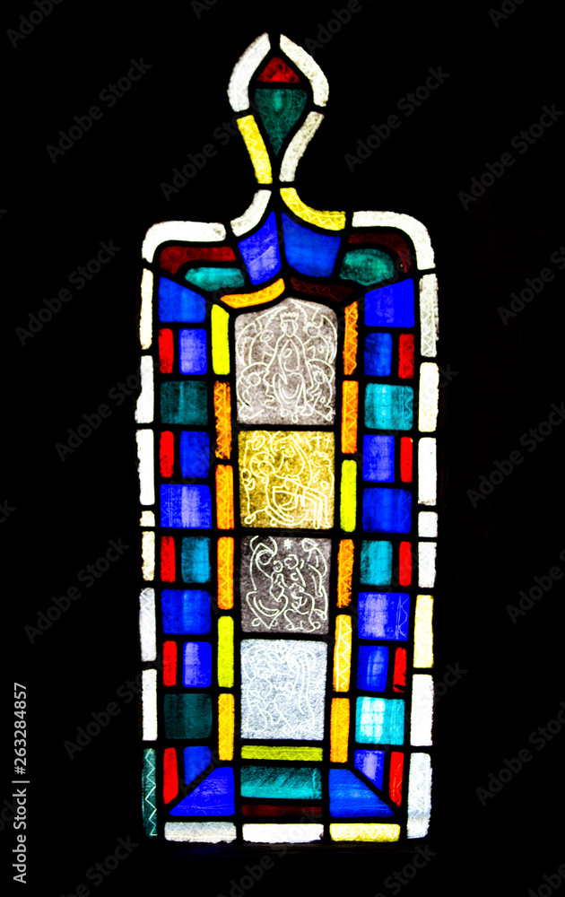 Vitrail chapelle bretonne Vitrail chapelle bretonne