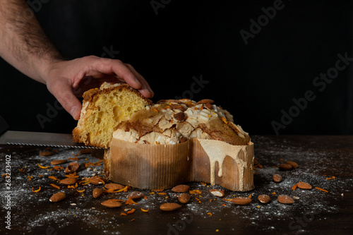 taglio colomba pasquale