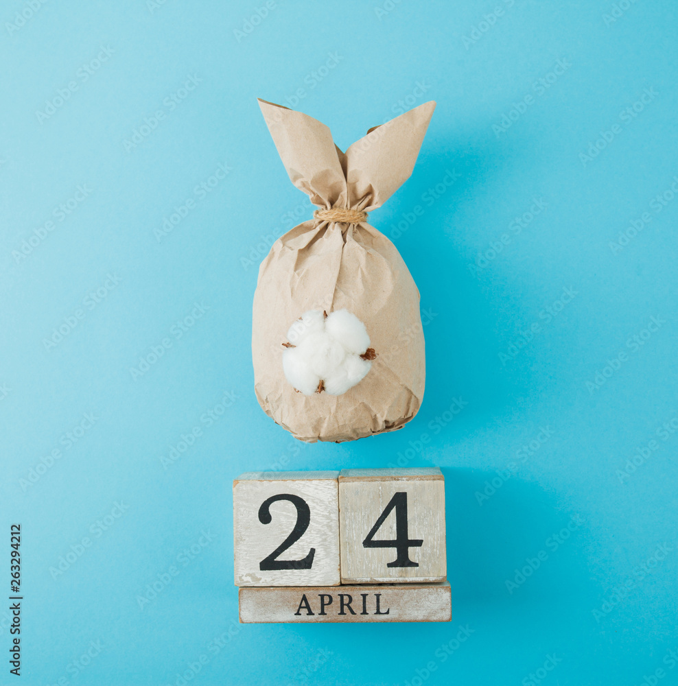 Obraz premium Calendar cube with date 24 april