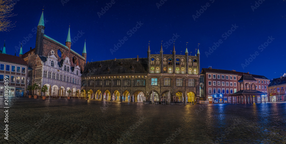 Markt Lübeck bei Nacht