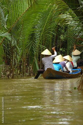 vietnam boat people