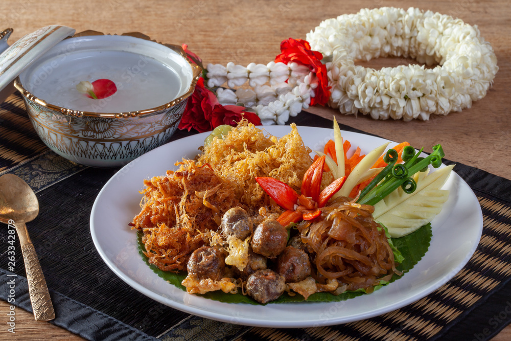 Kao-Chae (Cooked Rice Soaked in Iced Water and Eaten with the Usual Complementary Food, Chilled Rice) Kao-Chae (Cooked Rice Soaked in Iced Water and Eaten with the Usual Complementary Food, Chilled Rice)