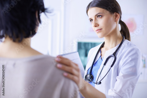 Bild auf Leinwand Medical consultation