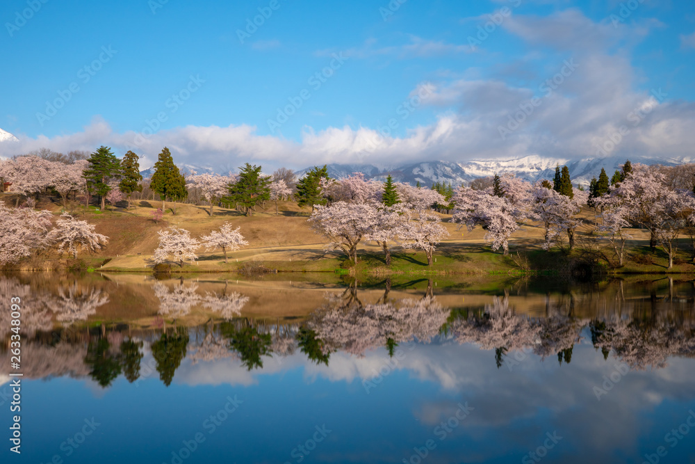 新潟県妙高市松ヶ峯春の絶景とゴルフ場