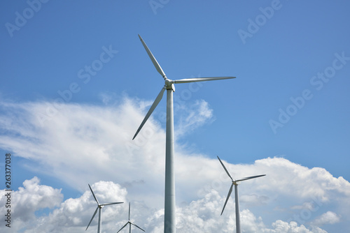 Wind turbines in the blue sky Bai Yunshang windmills