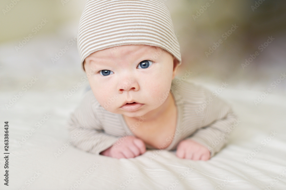 baby keeps his head baby keeps his head