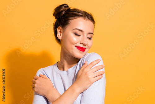 Cuadro en lienzo Close-up portrait of her she nice attractive lovely peaceful sweet winsome fasci