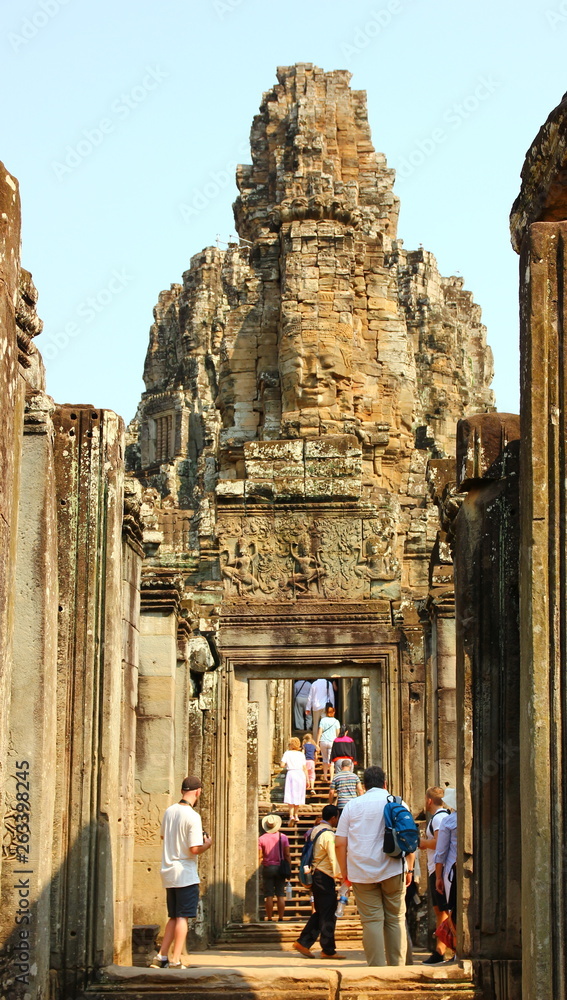 Obraz premium SIEMREAP,COMBODIA-11 FEBRUARY ;2019: THE tourist visited ANGKOR THOM to see BAYON CASTLE the world heritage