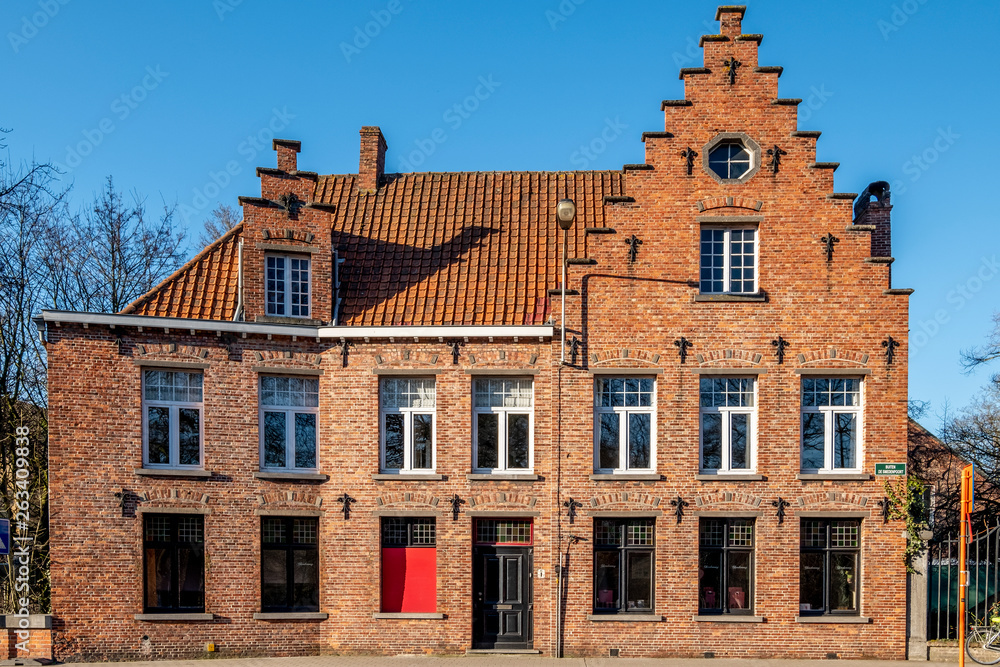 Fototapeta premium Facade of a house in the city of Bruges in Belgium