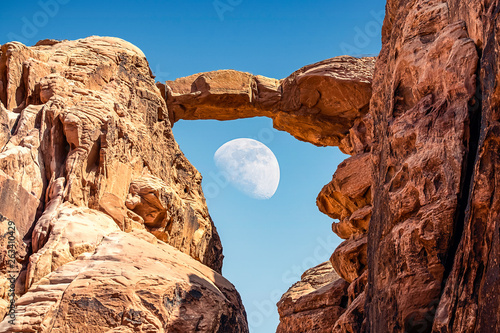 Obraz na płótnie Burdah Rock Bridge in incredible lunar landscape in Wadi Rum in the Jordanian desert