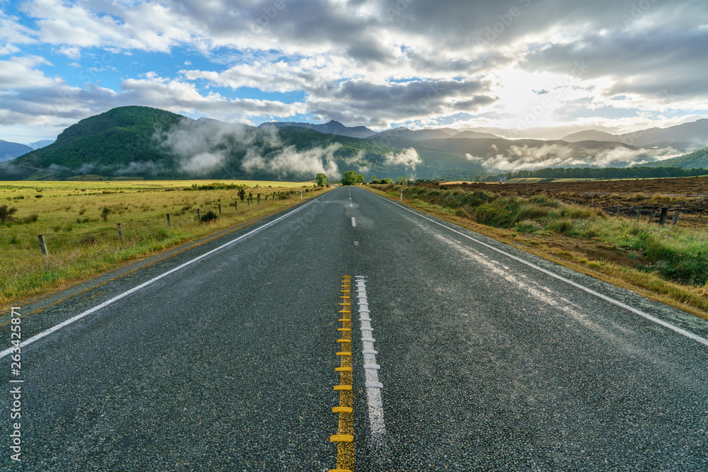 Fototapeta premium on the road to milford sound, southland, new zealand 4