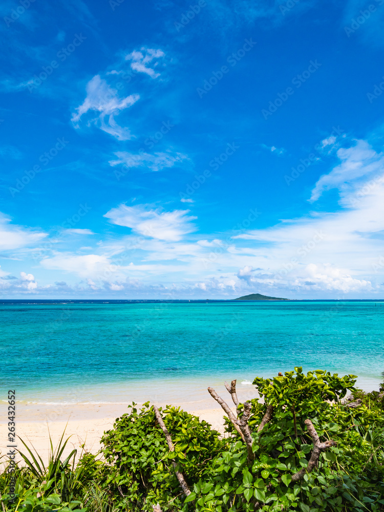 沖縄県 宮古島市 池間島 白いビーチと青い海