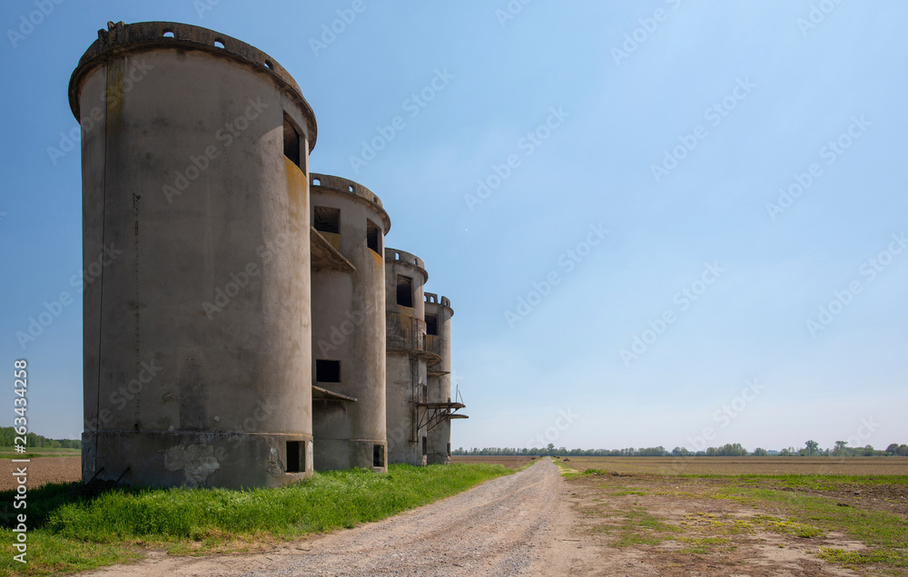 silos silos
