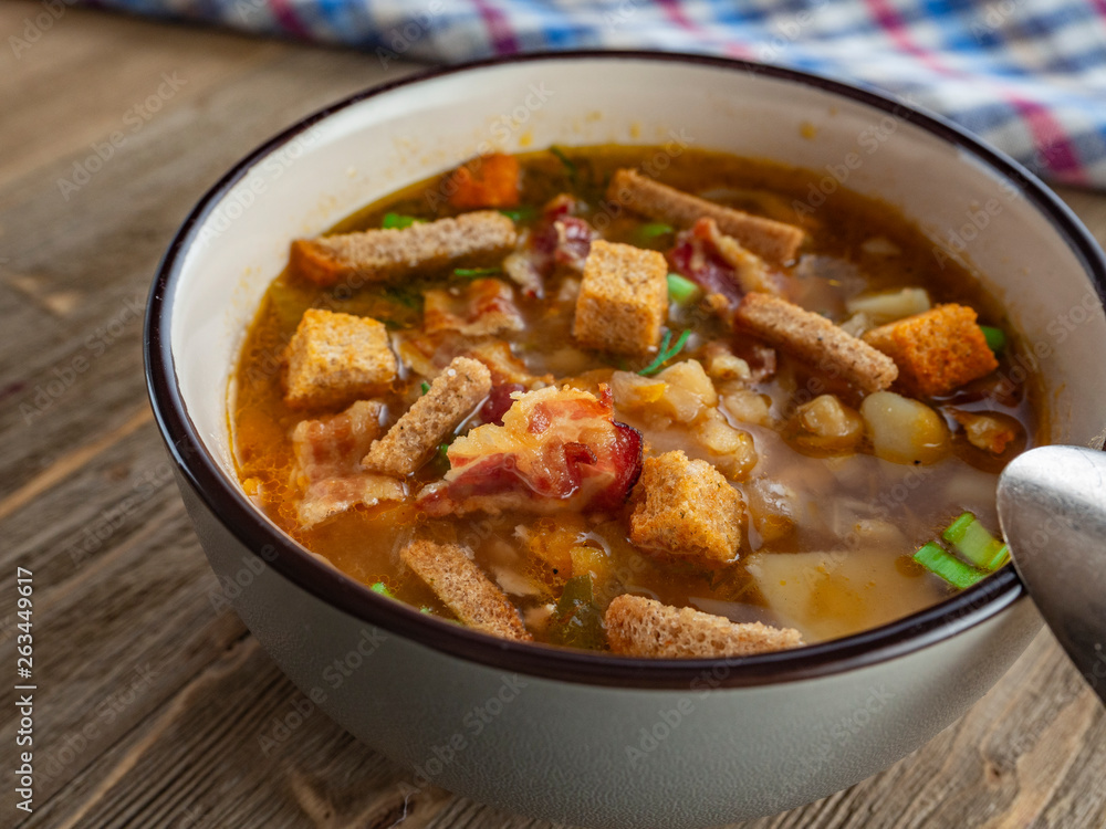 Delicious pea soup with rye croutons Delicious pea soup with rye croutons