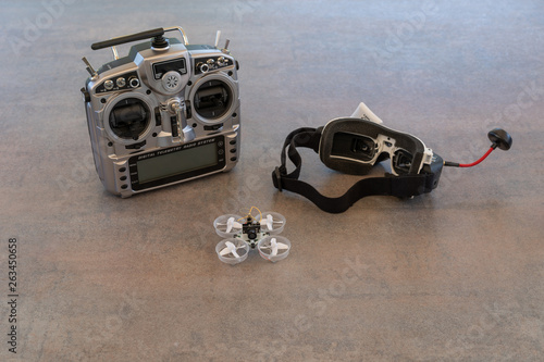 Smallest popular FPV drone with transmitter and googles